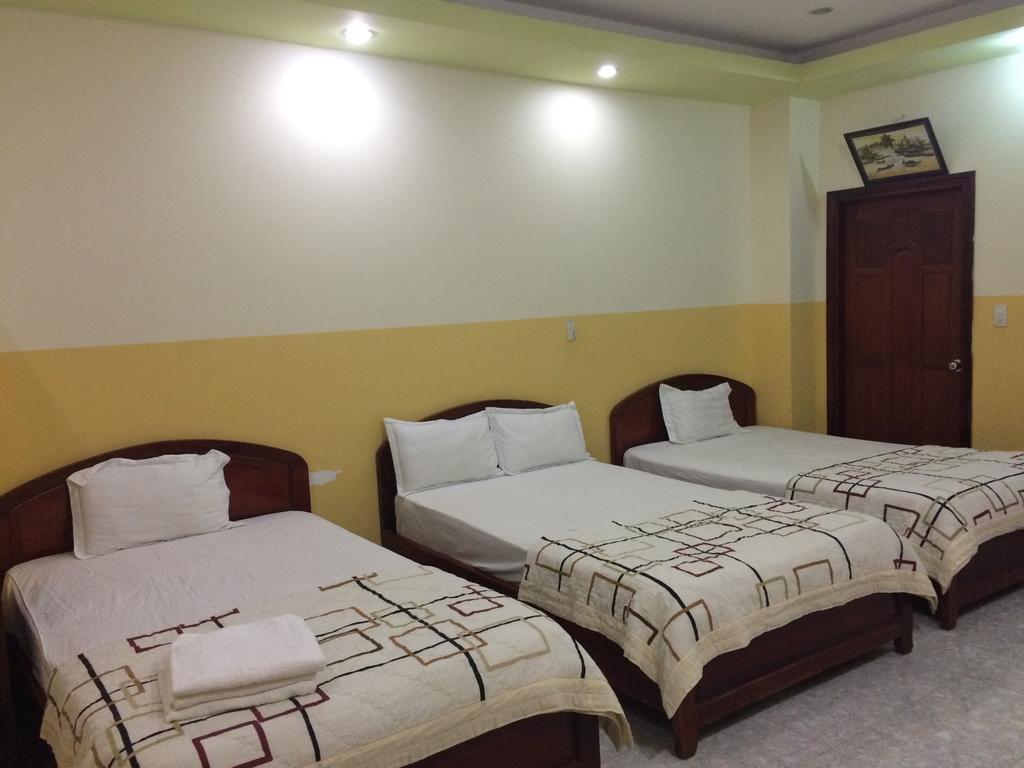 Hung Thinh Hotel Куи Нхон Екстериор снимка